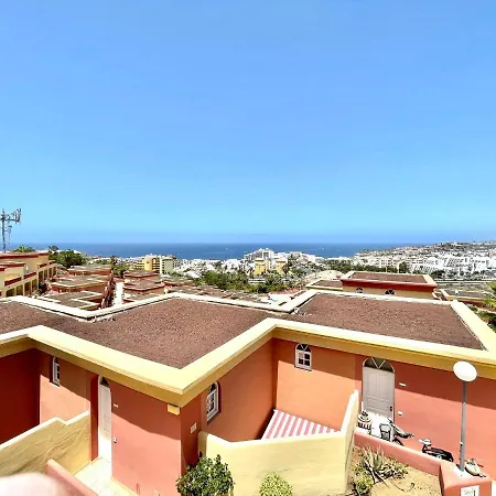 Nice With Wonderful View, Wifi, Playa In Tenerife South アパート