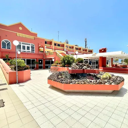 Nice With Wonderful View, Wifi, Playa In Tenerife South アパート